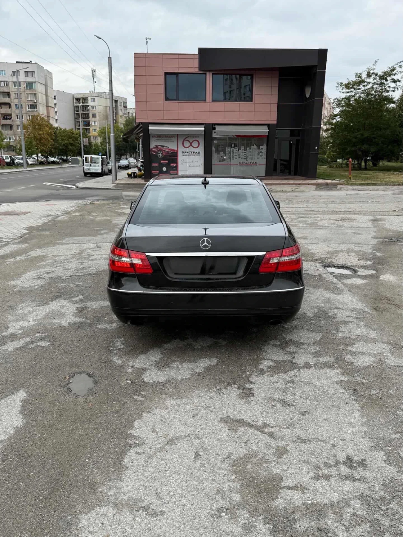 Mercedes-Benz E 350, снимка 2 - Автомобили и джипове - 54457083