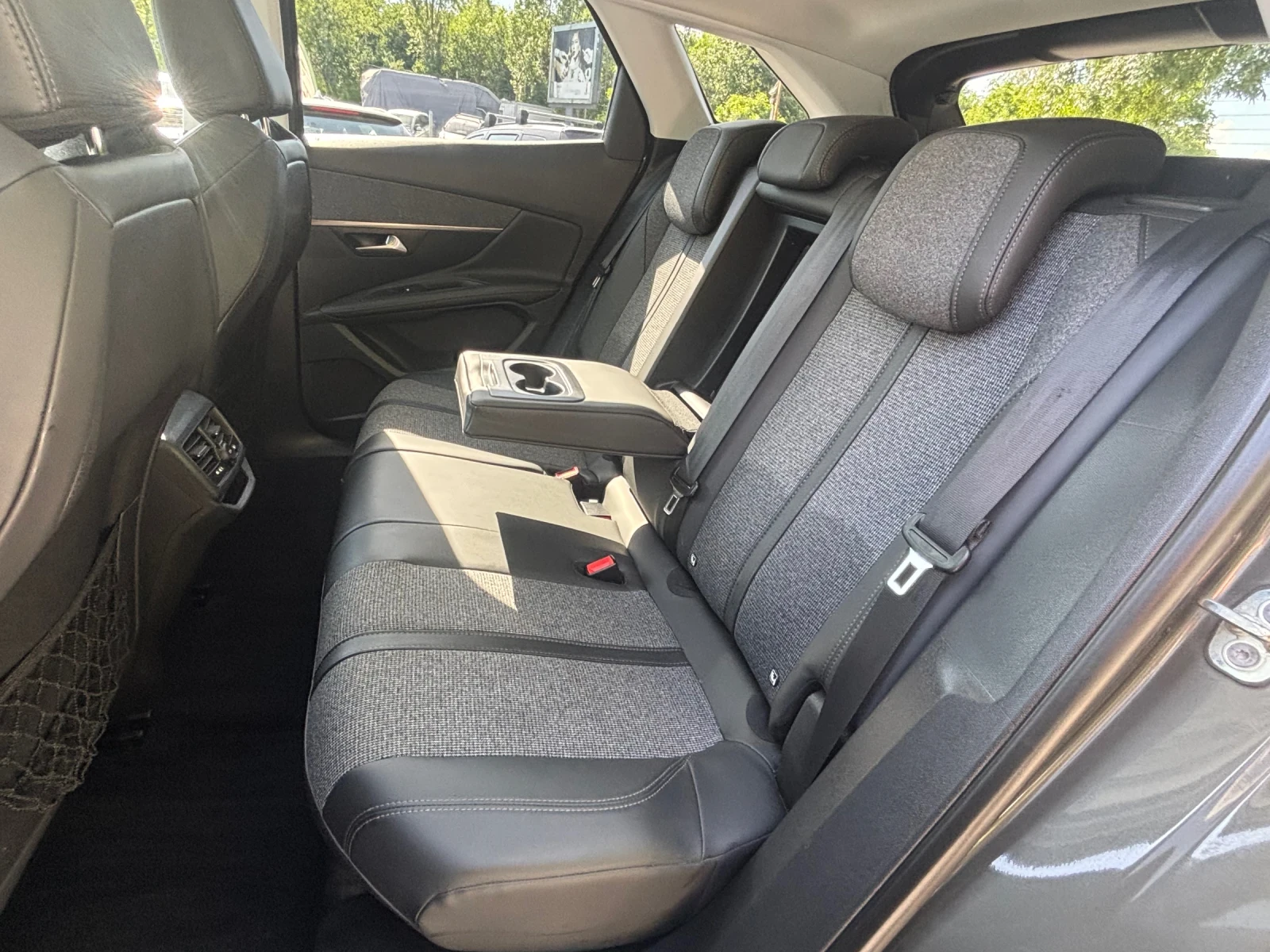 Peugeot 3008 1.6HDI, снимка 10 - Автомобили и джипове - 54740519