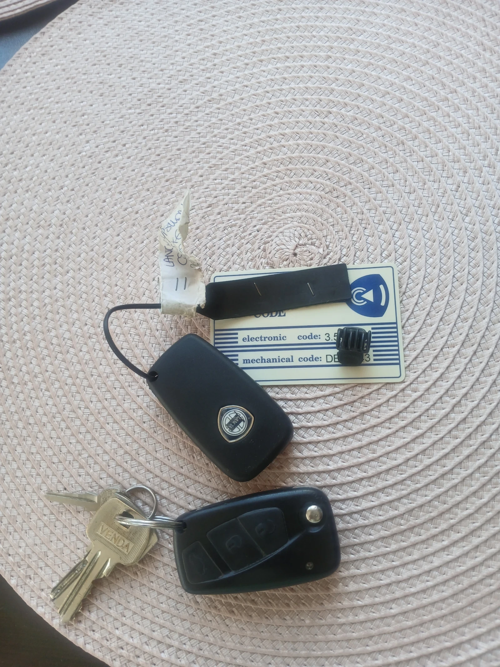 Lancia Ypsilon, снимка 9 - Автомобили и джипове - 54810615