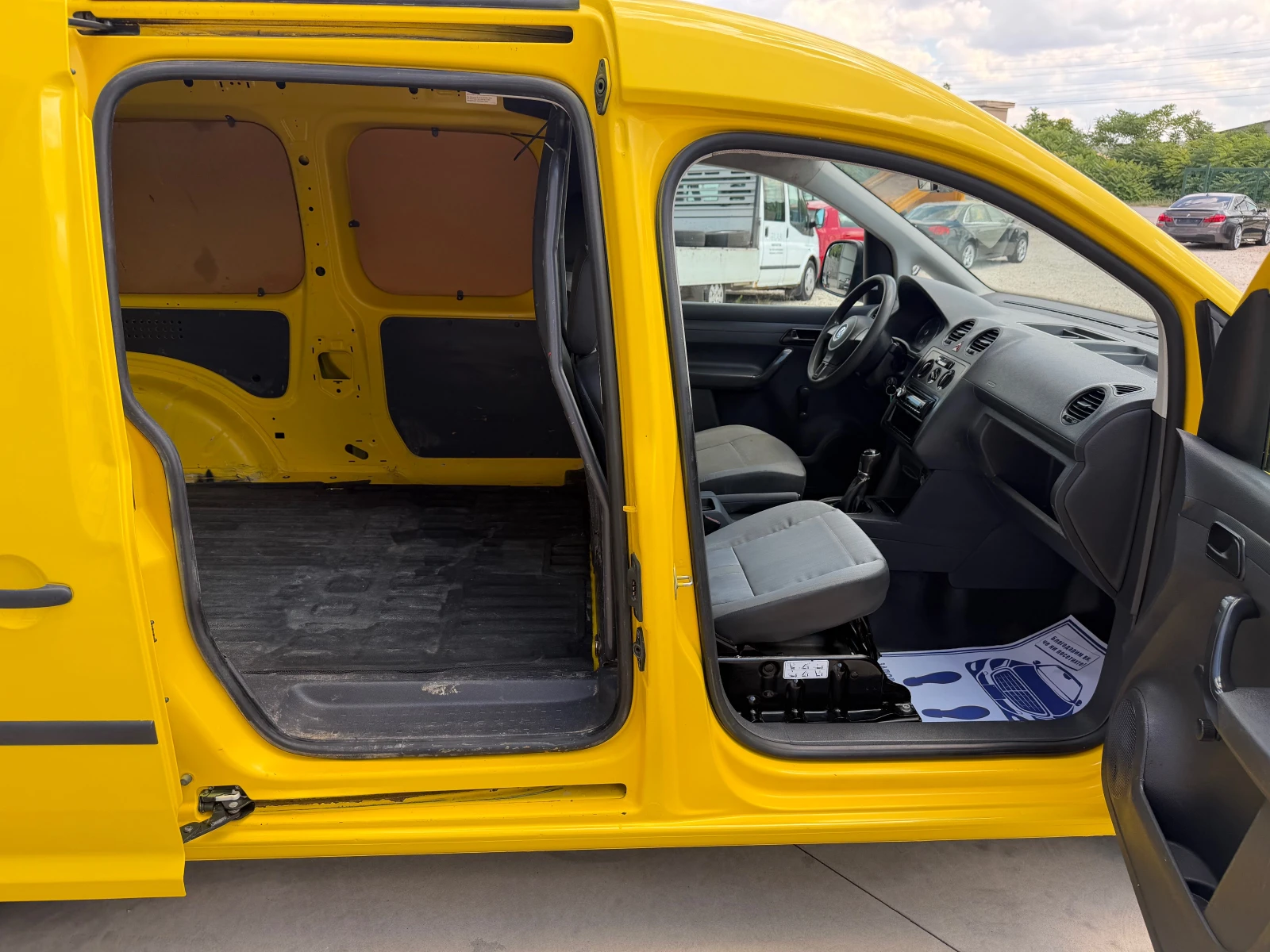 VW Caddy 2.0TDI Дълга база , снимка 12 - Автомобили и джипове - 55393722