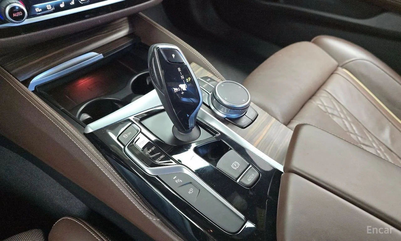 BMW 530 * ФИКСИРАНА ЦЕНА ДО БЪЛГАРИЯ * АВТОКРЕДИТ, снимка 10 - Автомобили и джипове - 55423258