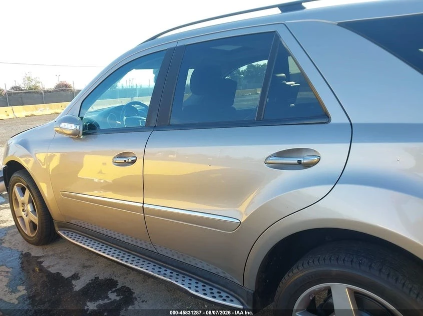 Mercedes-Benz ML 550 5.5L V-8 DOHC, VVT, PREMIUM , 388HP* КЛИП НА МОТОР, снимка 14 - Автомобили и джипове - 55678967