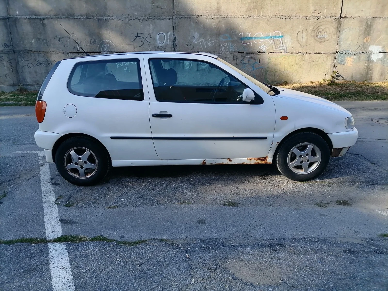 VW Polo 1.3 55кс, снимка 8 - Автомобили и джипове - 56362047