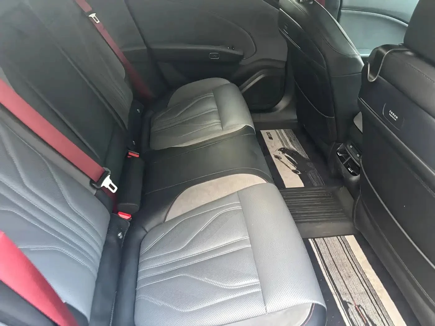 Zeekr 7 GT, снимка 12 - Автомобили и джипове - 56718698