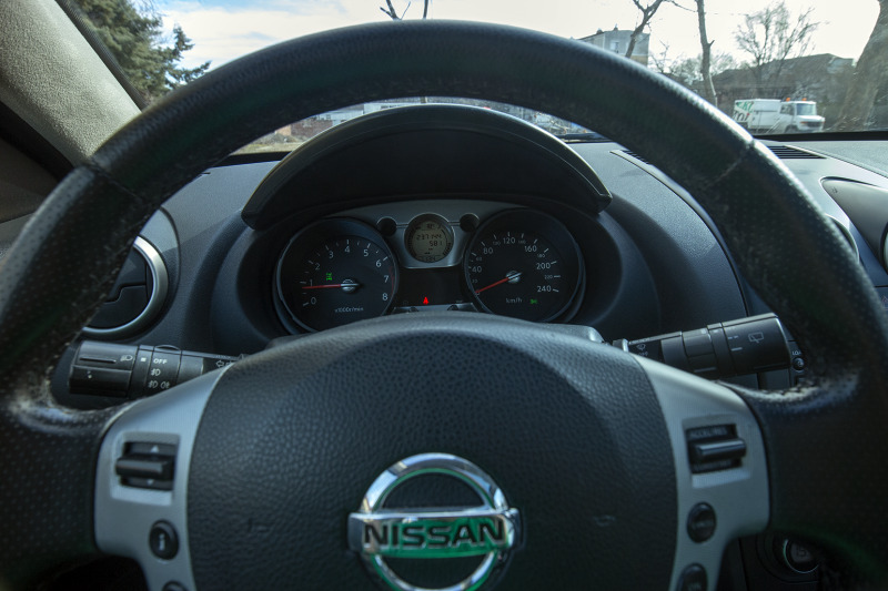 Nissan Qashqai 4x4, снимка 11 - Автомобили и джипове - 46206959