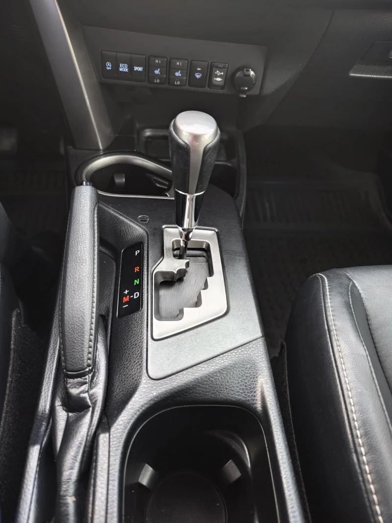 Toyota Rav4 2.0 4x4 VVTi LUXURY, снимка 16 - Автомобили и джипове - 52535358