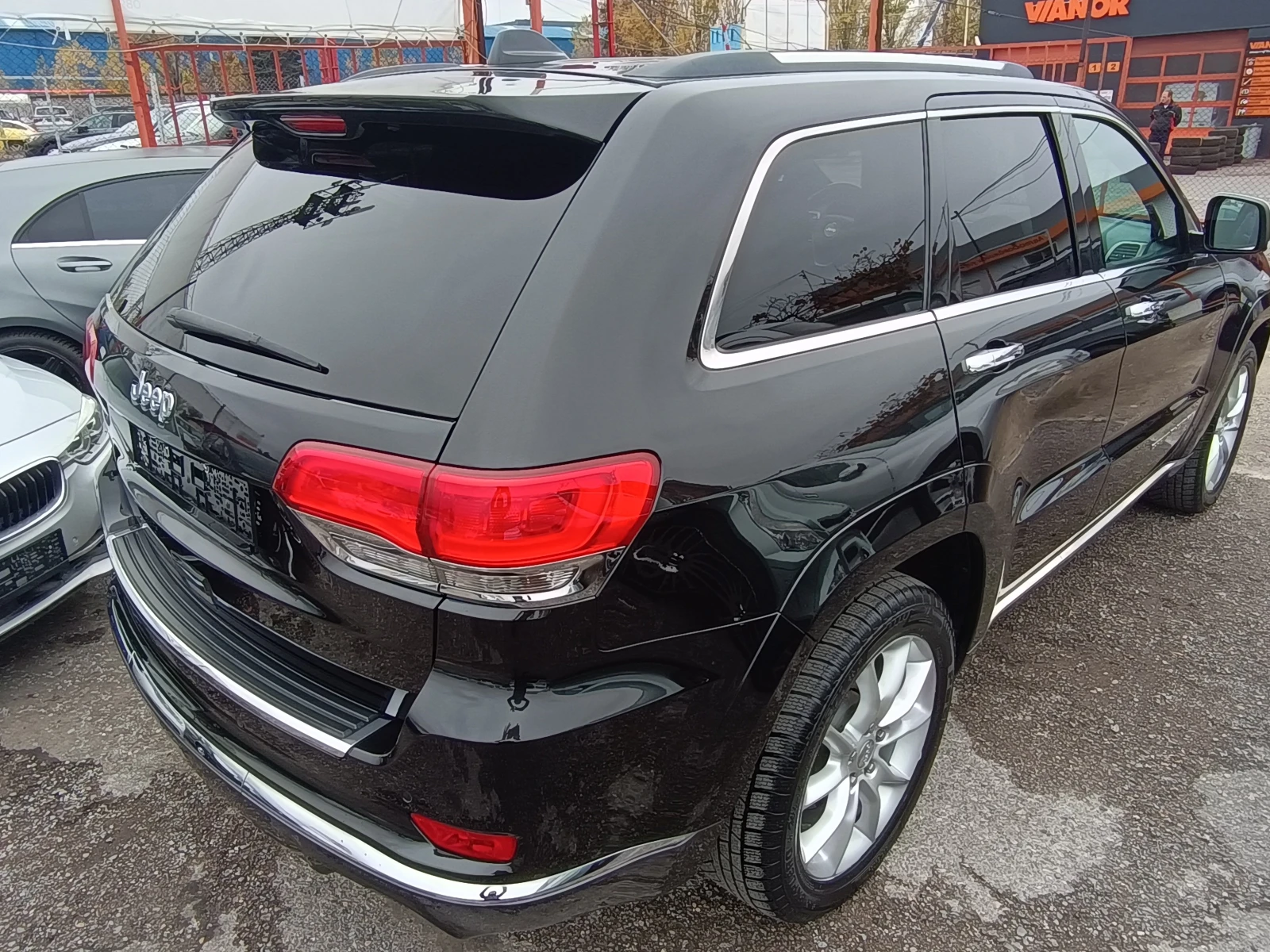 Jeep Grand cherokee 107хил.км-ИСТИНСКИ !!"SUMMIT" ! ШВЕЙЦАРИЯ  - изображение 5