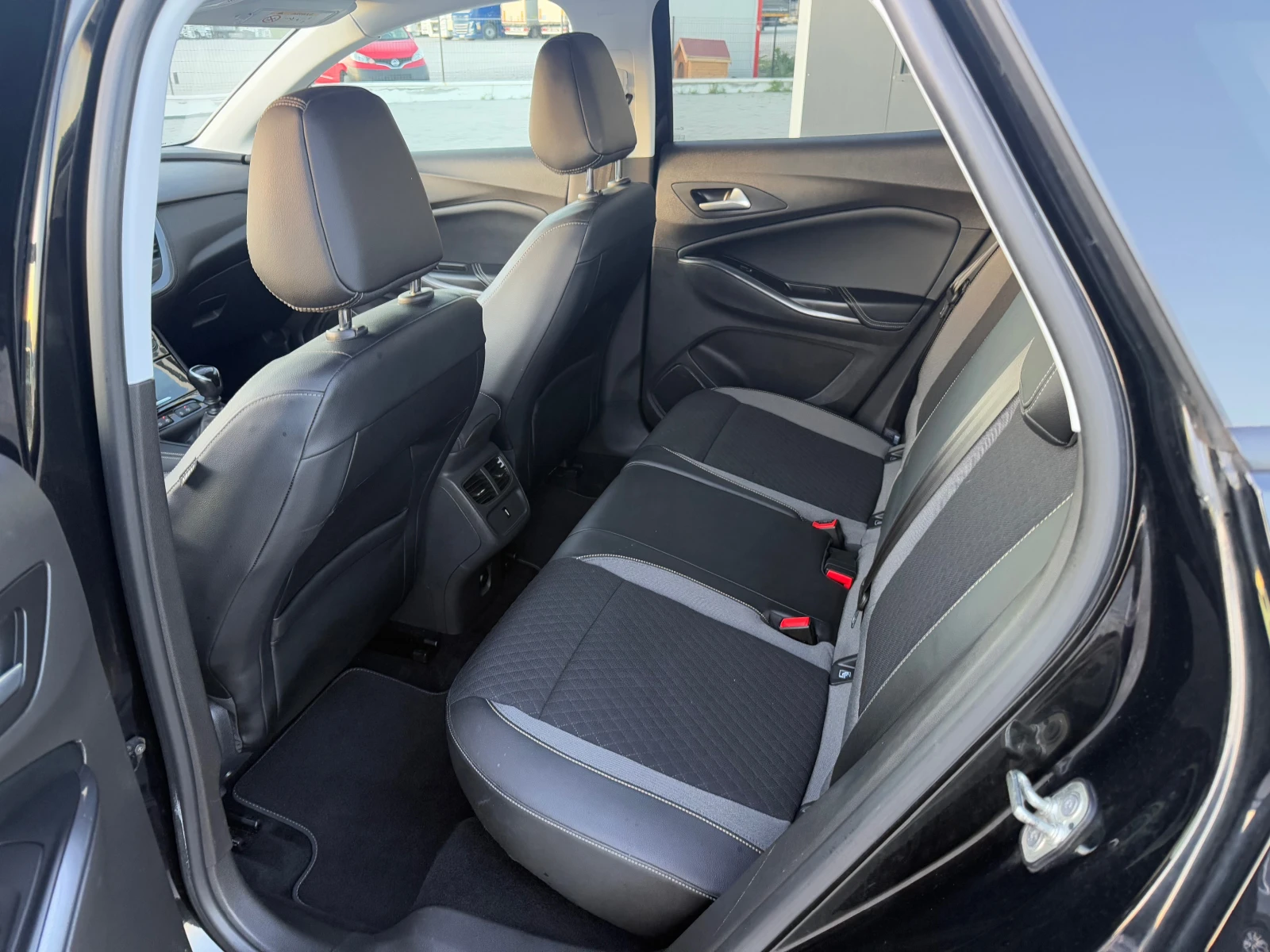 Opel Grandland X 1.2i  | Mobile.bg   12