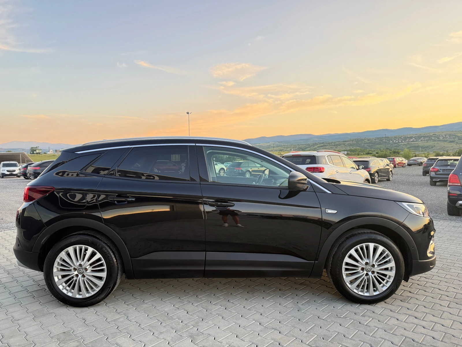 Opel Grandland X 1.2i  - изображение 4