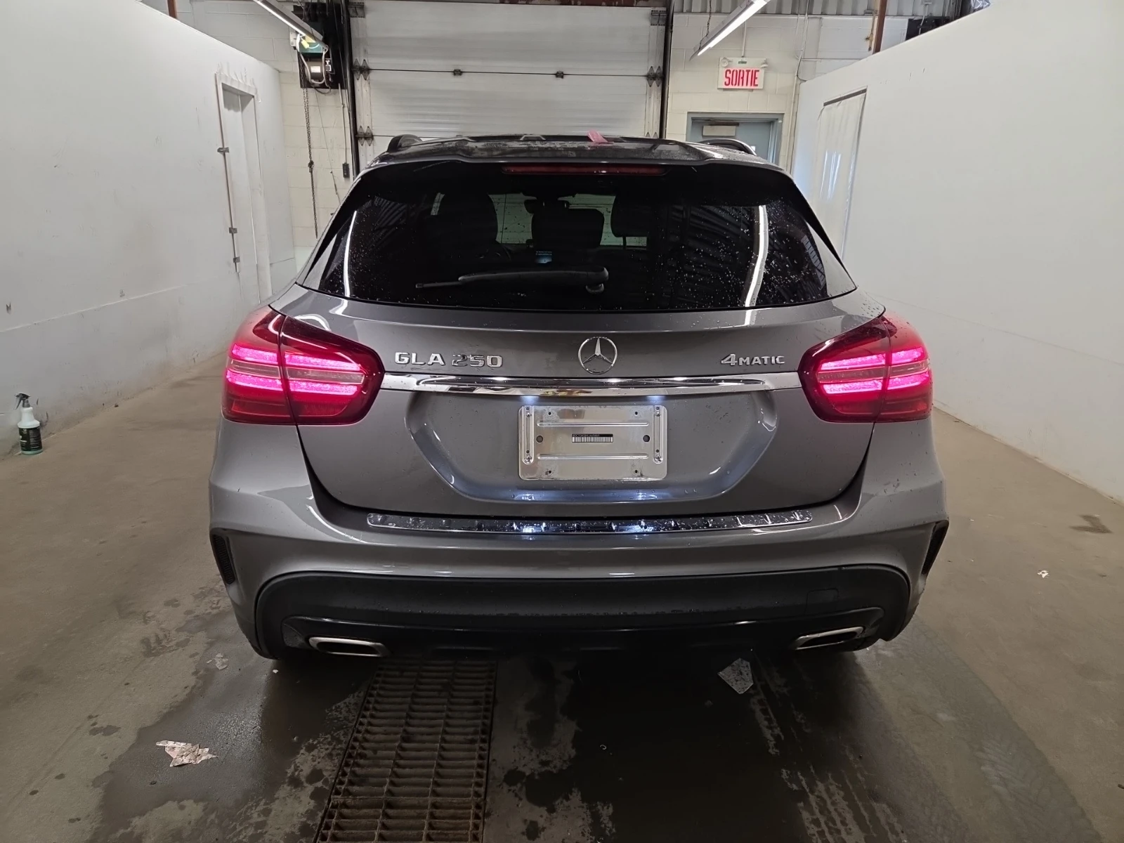 Mercedes-Benz GLA 250  4MATIC , снимка 7 - Автомобили и джипове - 54992403