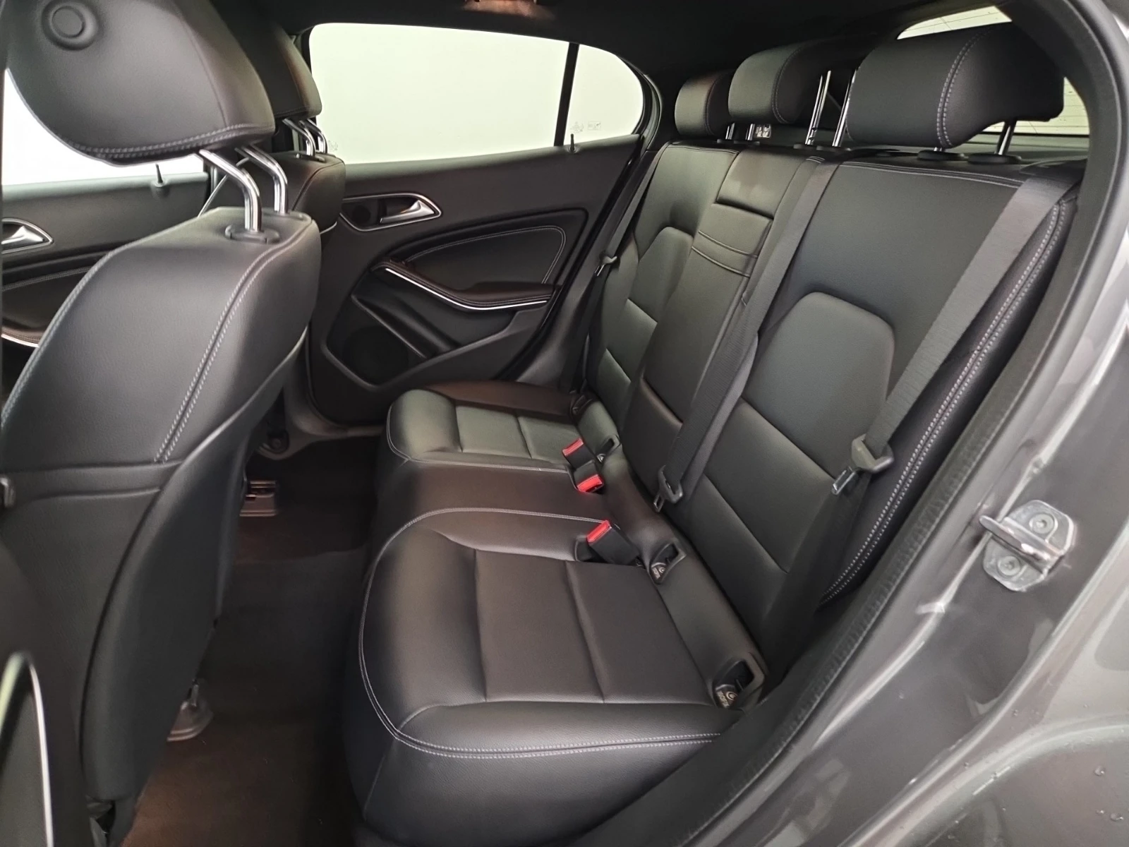 Mercedes-Benz GLA 250  4MATIC , снимка 15 - Автомобили и джипове - 54992403
