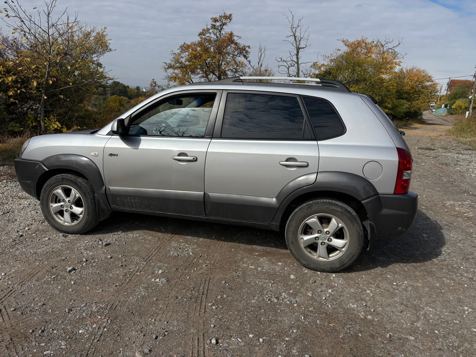 Hyundai Tucson 2.0 CRDI, снимка 3 - Автомобили и джипове - 56496545