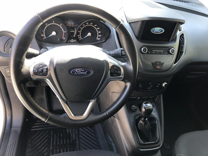 Ford Transit Courier 2022г., снимка 10 - Бусове и автобуси - 52130317