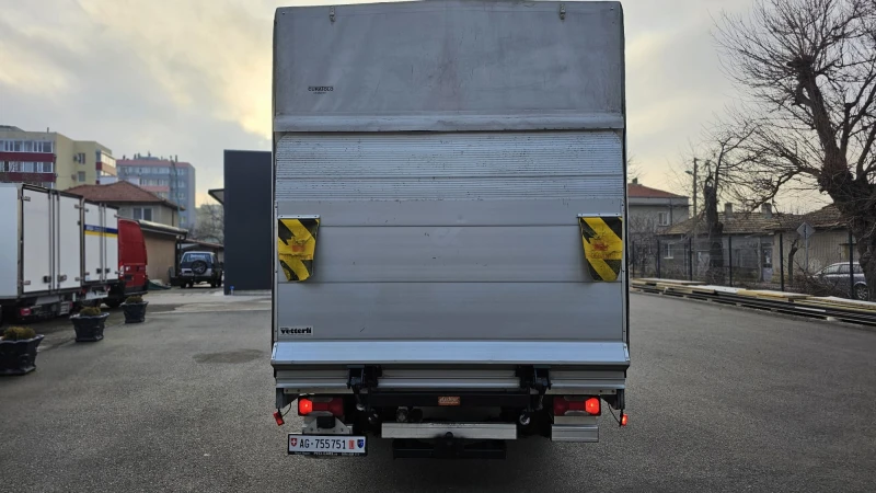 Iveco Daily 35C18 3.0D 6SP CH-КЛИМА-П.БОРД-ТОП СЪСТ.ЛИЗИНГ, снимка 5 - Бусове и автобуси - 53417484