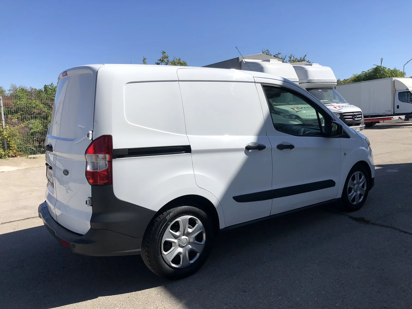 Ford Transit Courier 2022г. - изображение 4