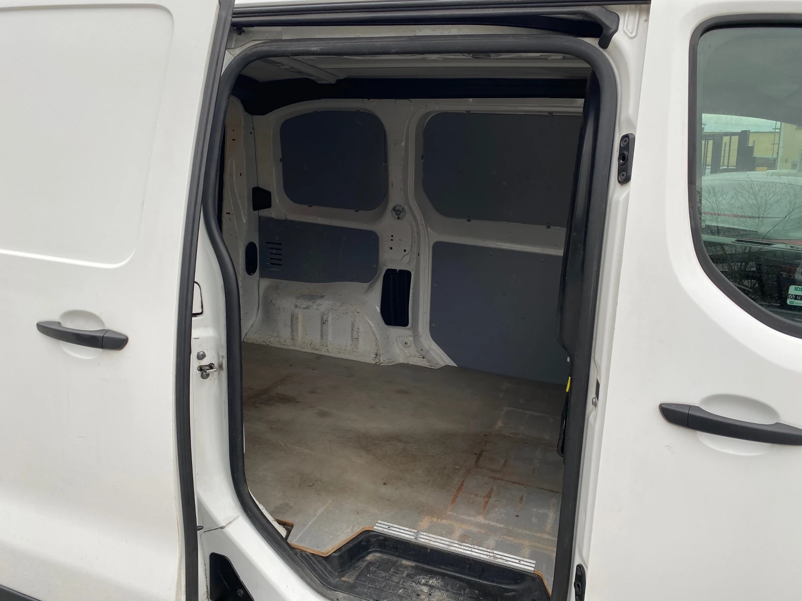 Peugeot Expert 1.6 HDI NAVI, снимка 10 - Бусове и автобуси - 53906056