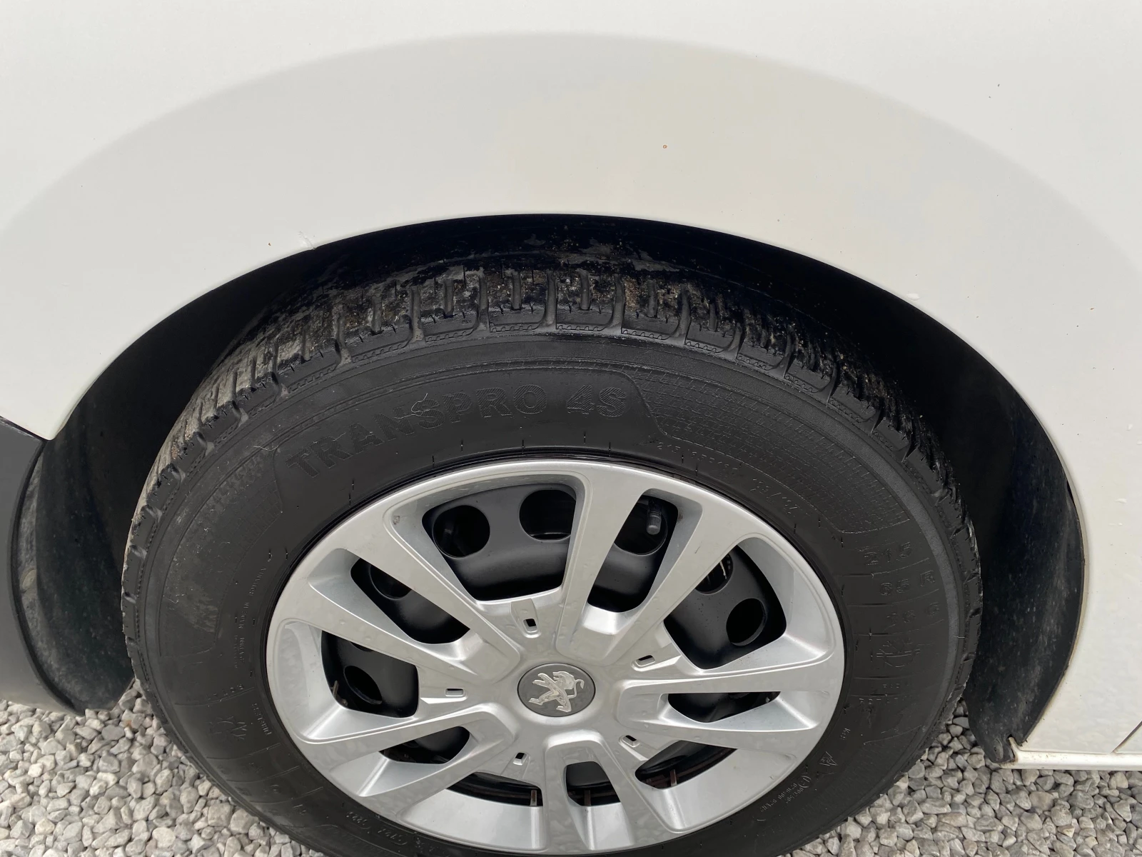 Peugeot Expert 1.6 HDI NAVI, снимка 9 - Бусове и автобуси - 53906056