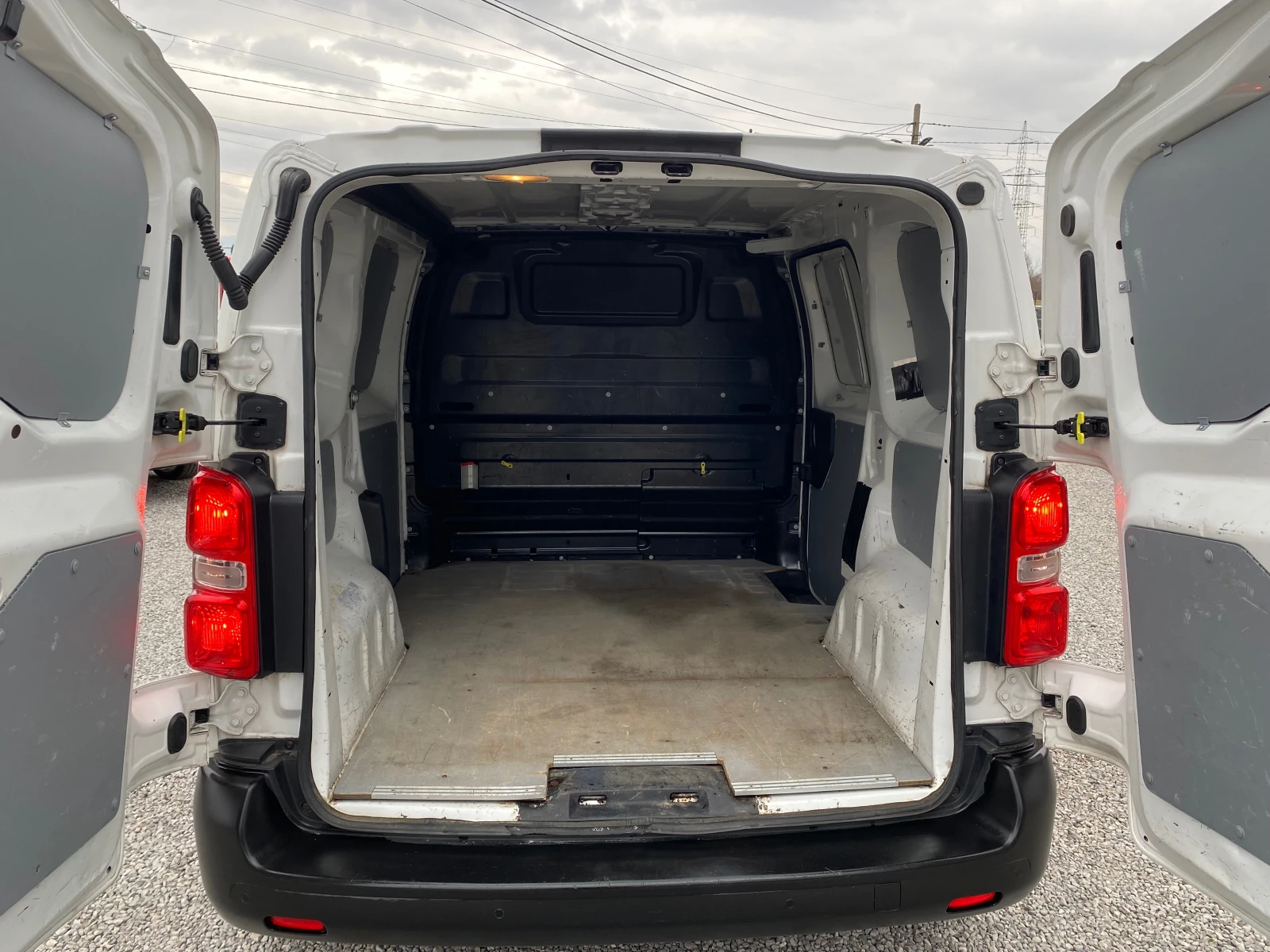 Peugeot Expert 1.6 HDI NAVI, снимка 11 - Бусове и автобуси - 53906056