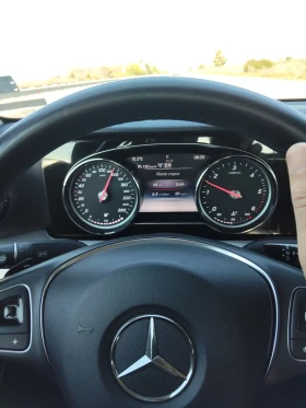 Mercedes-Benz E 220, снимка 1