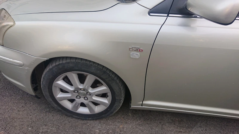 Toyota Avensis, снимка 4 - Автомобили и джипове - 47549477