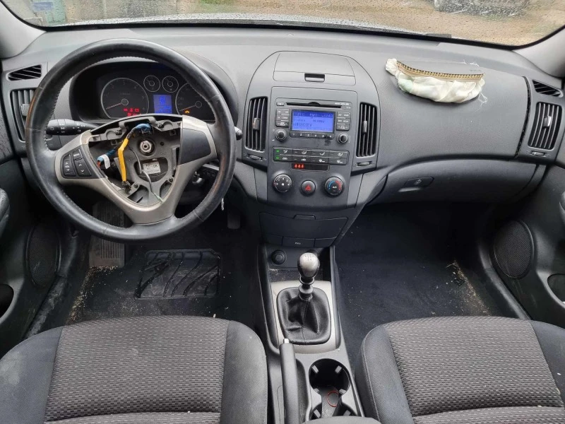 Hyundai I30 1.6 CRDI/DPF, снимка 8 - Автомобили и джипове - 42092861