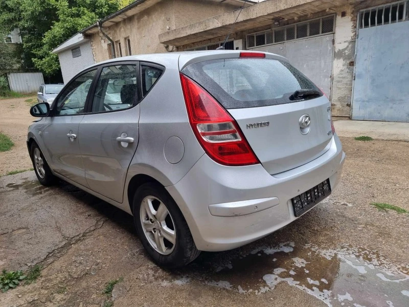 Hyundai I30 1.6 CRDI/DPF, снимка 3 - Автомобили и джипове - 42092861