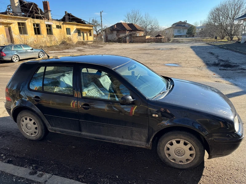 VW Golf VW Golf 4 1.6 Газова уредба, снимка 3 - Автомобили и джипове - 48586659