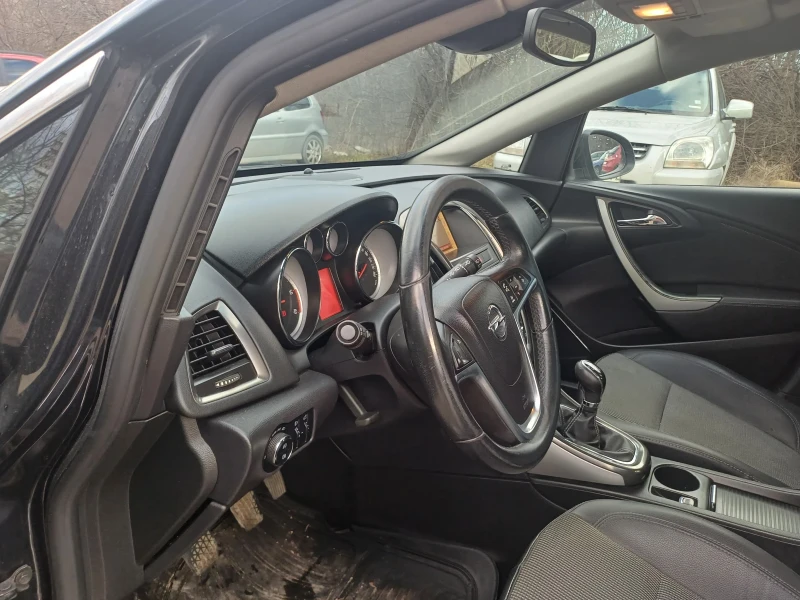 Opel Astra 1.7 CTDI cosmo, снимка 10 - Автомобили и джипове - 48630742