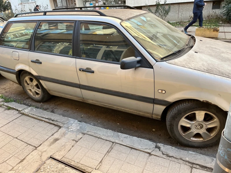 VW Passat, снимка 4 - Автомобили и джипове - 49004379