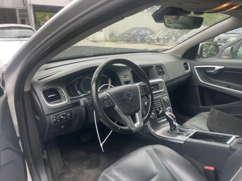 Volvo S60 2.0i, снимка 5 - Автомобили и джипове - 49038187