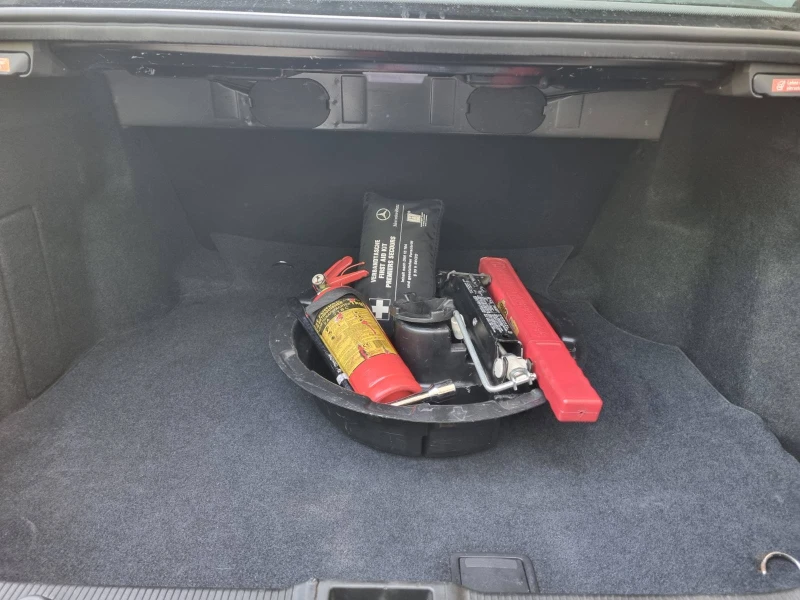 Mercedes-Benz C 200 Kompressor/Classic/Газ-Бензин, снимка 11 - Автомобили и джипове - 51697432