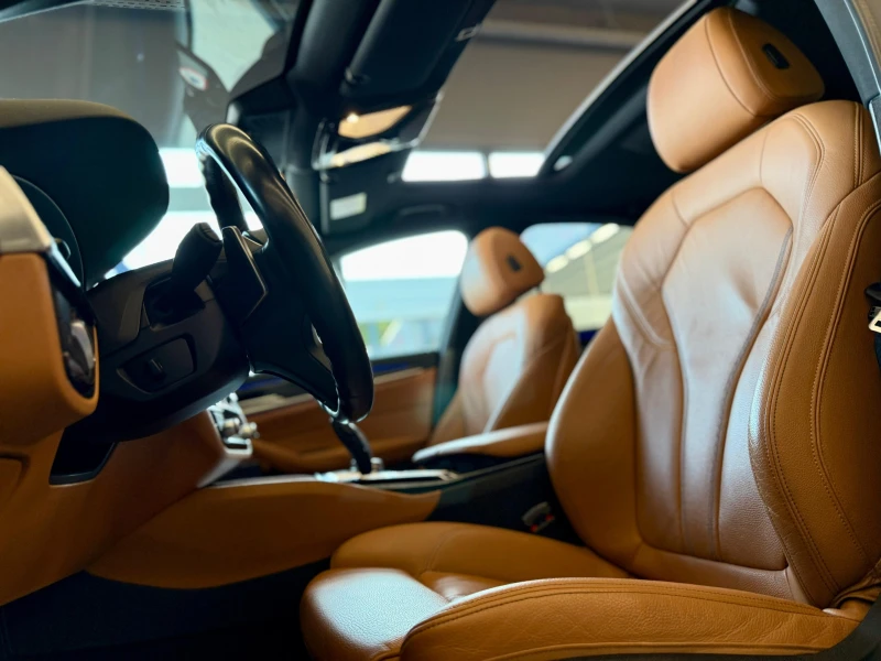 BMW 540 Xdrive* CarPlay* M Pack* Лизинг* HeadUp* Laser, снимка 9 - Автомобили и джипове - 51659099