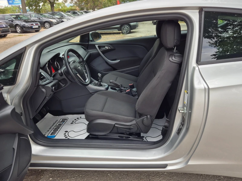 Opel Astra GTC НОВ ВНОС ОТ ИТАЛИЯ БЕЗ РЪЖДИ И ЗАБЕЛЕЖКИ , снимка 10 - Автомобили и джипове - 51749617