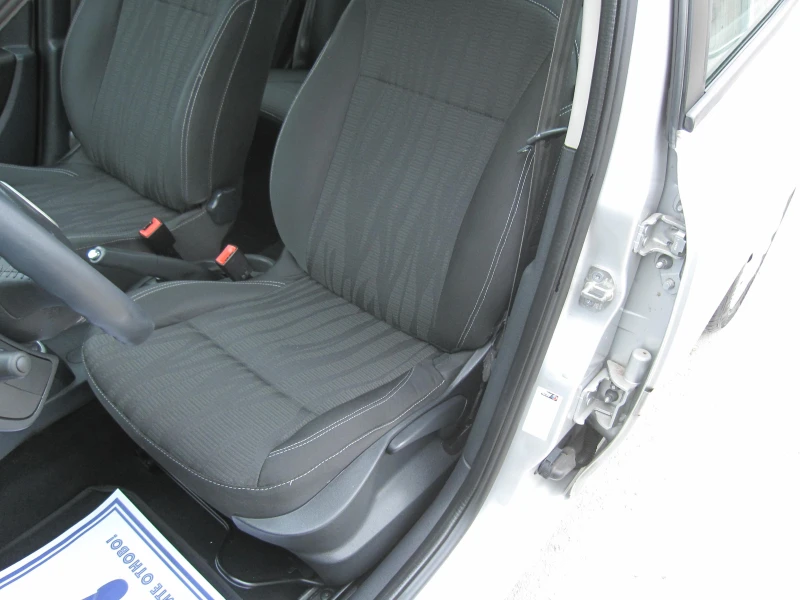 Renault Clio 1, 5-dci, снимка 9 - Автомобили и джипове - 51843035