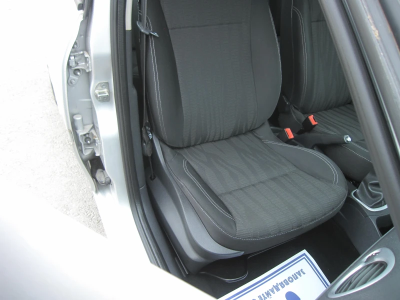 Renault Clio 1, 5-dci, снимка 10 - Автомобили и джипове - 51843035