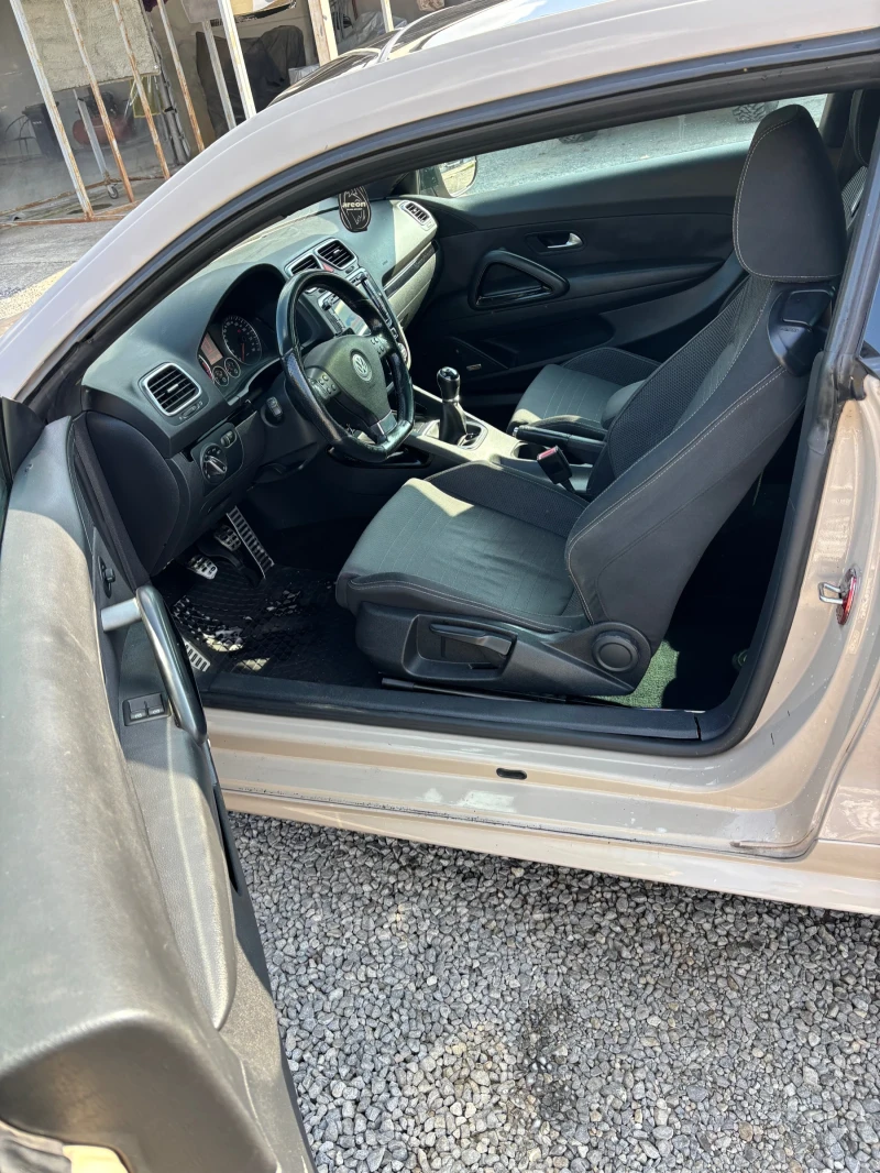 VW Scirocco 2.0tfsi R-line, снимка 9 - Автомобили и джипове - 52073523