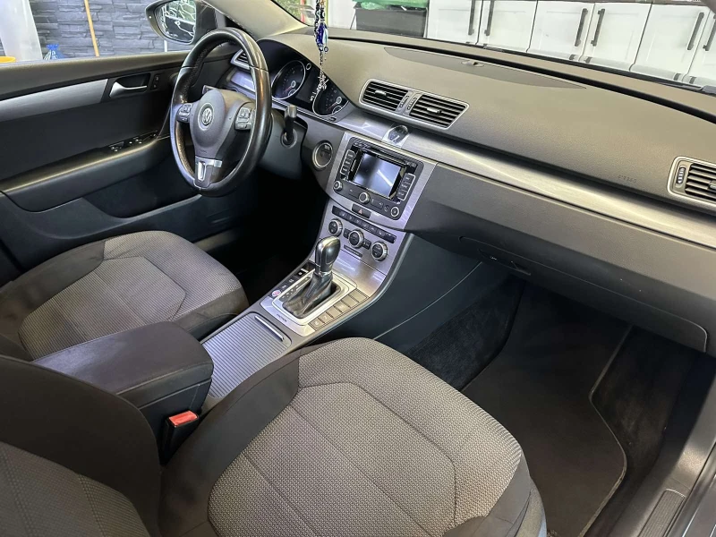 VW Passat, снимка 4 - Автомобили и джипове - 52409757