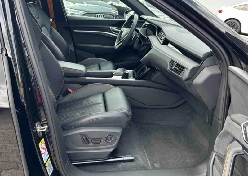 Audi E-Tron Quatro/Sportback/2xSline/Edition Bkack/Pano/Kam, снимка 16 - Автомобили и джипове - 52658077