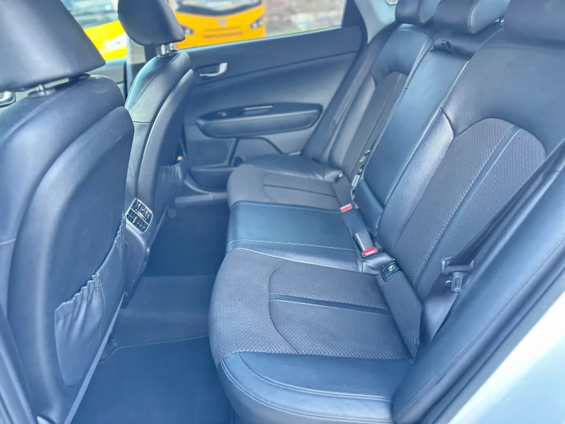 Kia Optima 1.7CRDi Navigaciq* Kamera* Klimatronik, снимка 12 - Автомобили и джипове - 52868719