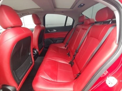 Alfa Romeo Giulia 2.0L| AWD| ПАНОРАМА| НАВИГАЦИЯ| KEYLESS - изображение 8