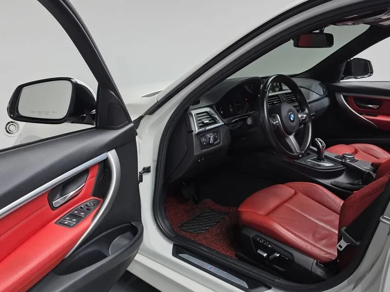 BMW 330 ///M PERFORMANCE, снимка 9 - Автомобили и джипове - 55789944