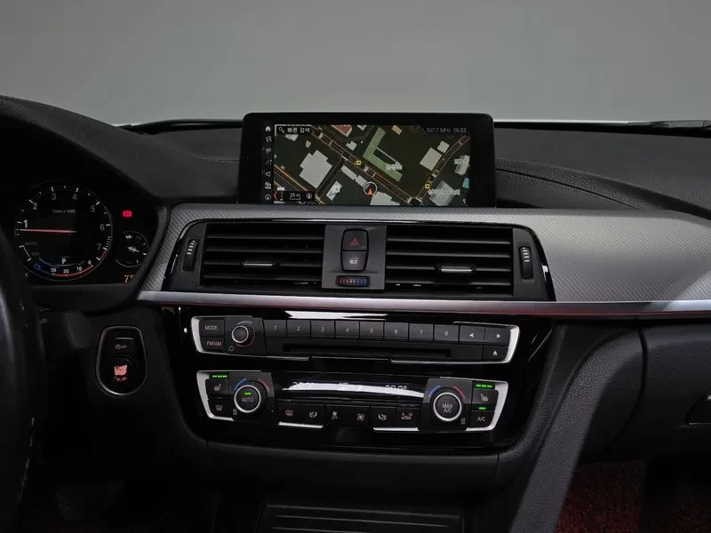BMW 330 ///M PERFORMANCE, снимка 13 - Автомобили и джипове - 55789944