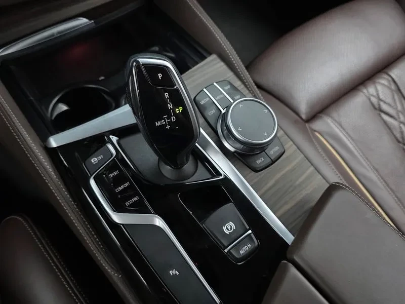 BMW 530 I xDrive Luxury Plus, снимка 9 - Автомобили и джипове - 55832692