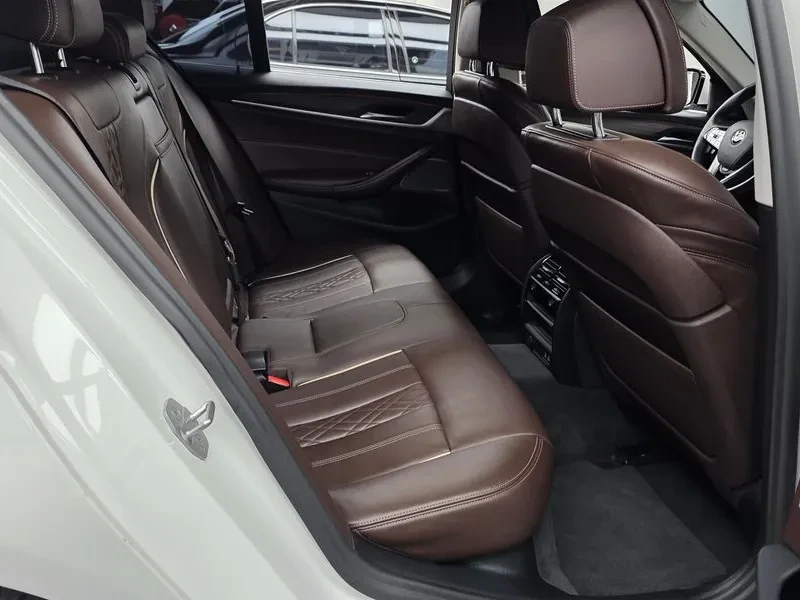 BMW 530 I xDrive Luxury Plus, снимка 11 - Автомобили и джипове - 55832692