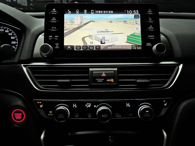 Honda Accord 1.5 Turbo, снимка 14 - Автомобили и джипове - 55921625