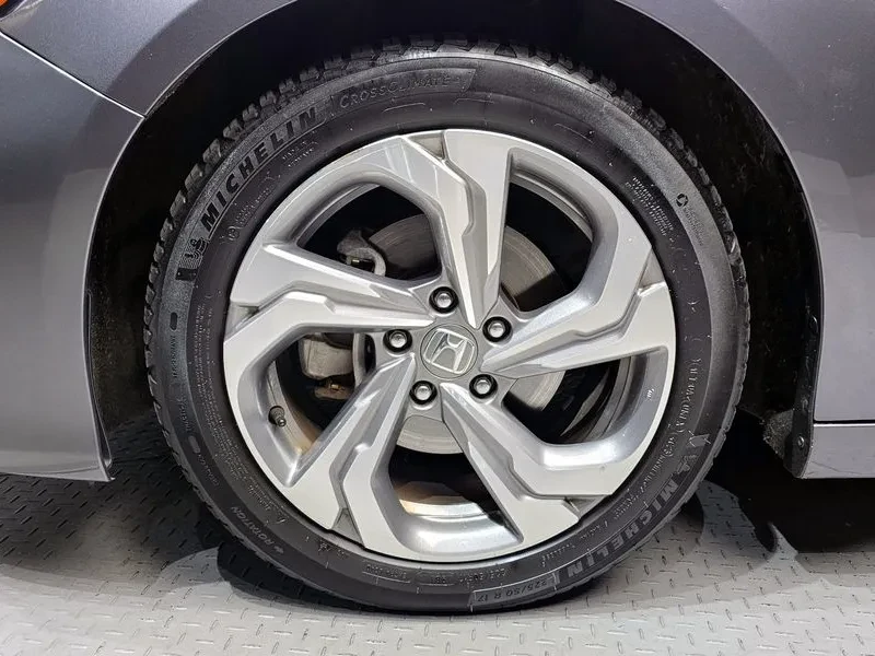 Honda Accord 1.5 Turbo, снимка 5 - Автомобили и джипове - 55921625