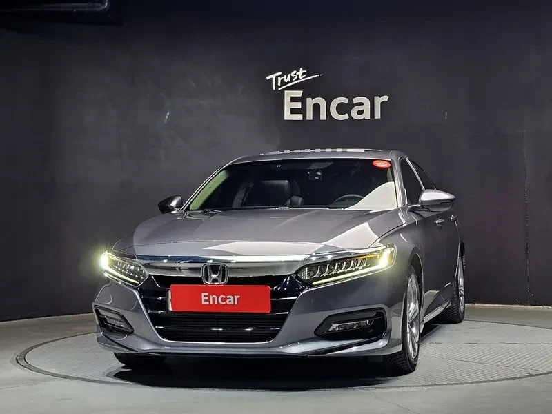 Honda Accord 1.5 Turbo, снимка 3 - Автомобили и джипове - 55921625