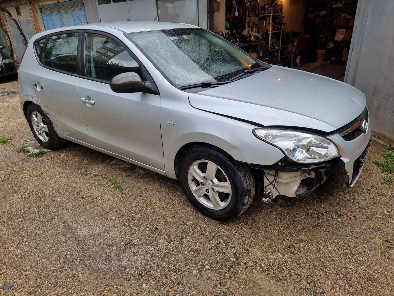 Hyundai I30 1.6 CRDI/DPF - изображение 2