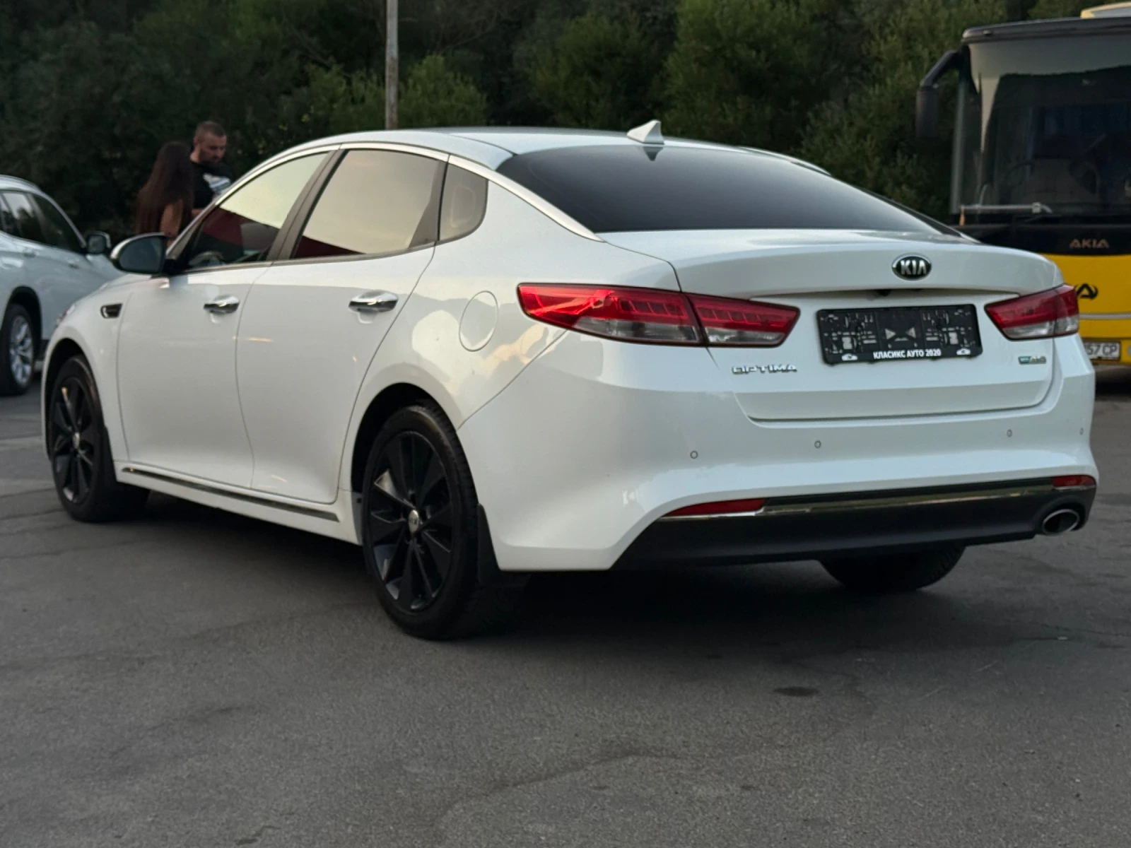 Kia Optima 1.7CRDI Навигация/Камера/Клима/Сер.история, снимка 8 - Автомобили и джипове - 52868719