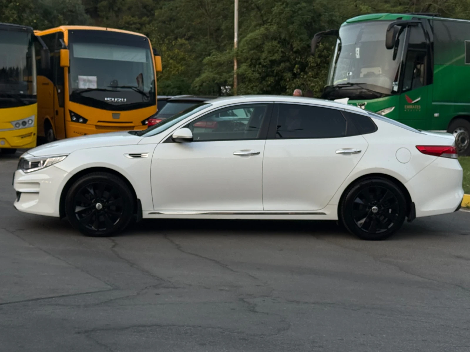 Kia Optima 1.7CRDI Навигация/Камера/Клима/Сер.история, снимка 9 - Автомобили и джипове - 52868719